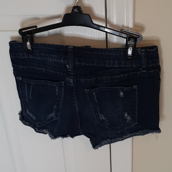 Red Camel distressed Jean shorts, Size 7 - Picture 2 of 2